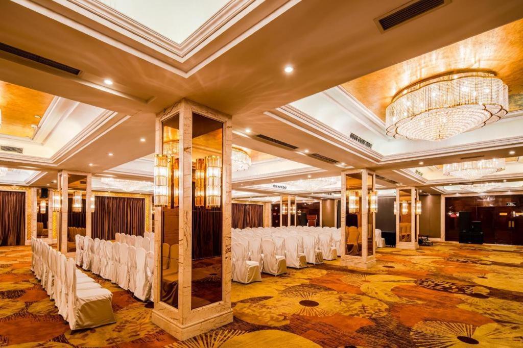 Chengdu Rising Butterfly Hotel Εξωτερικό φωτογραφία