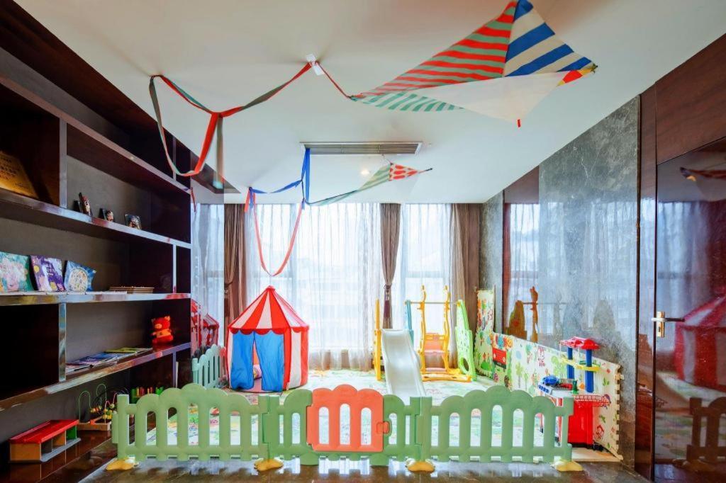 Chengdu Rising Butterfly Hotel Εξωτερικό φωτογραφία